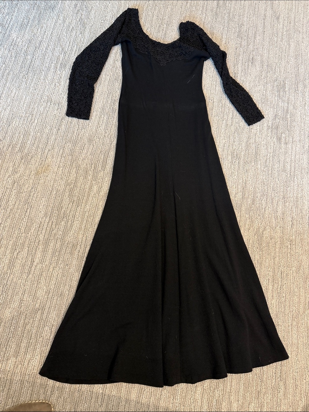 Elegant Black Long-Sleeve Maxi Dress with beaded Trim